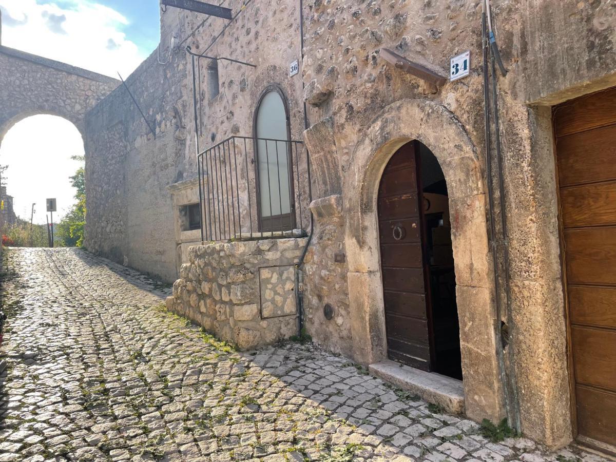 Terra Della Baronia Santo Stefano Di Sessanio Exterior foto